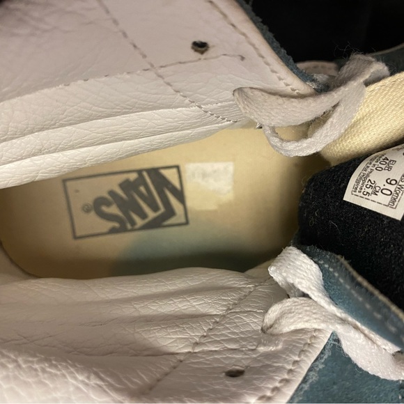 Vans - Picture 4 of 4